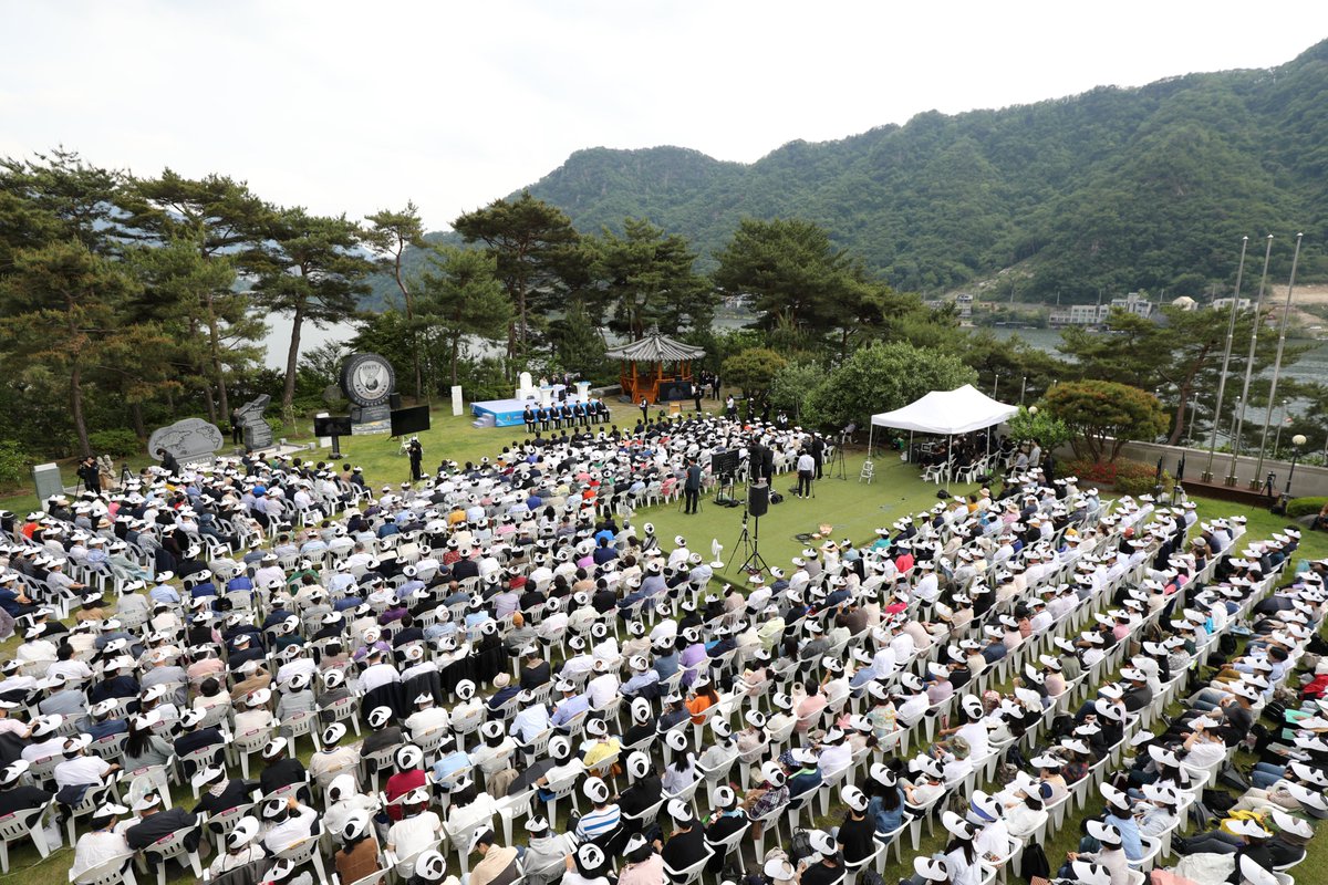 [신천지 평화연수원] 2025 신천지 말씀 대성회
· 주제 : 계시 성취 실상 증거
· 일시 : 2025. 5. 17. (토) 오후 1시 30분
· 강의 : 이만희 총회장님

1억 뷰가 증명한 신천지 계시 성취 실상 증거 세미나
바로 지금 확인해보세요!

👉 youtube.com/live/QrePdHe82…

지난 5월 17일에 진행된 신천지 말씀