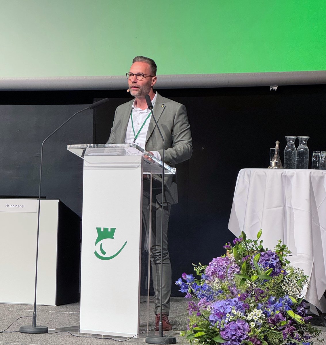 Politiforbundets 75. ordinære kongres er i gang og blev åbnet med en tydelig bekymring rettet mod politikerne på Christiansborg: Tænk jer godt om, inden I forhøjer pensionsalderen! 
Læs åbningstale fra <a href="/HeinoKegel/">Heino Kegel</a> her:  politiforbundet.dk/nyheder/kongre…