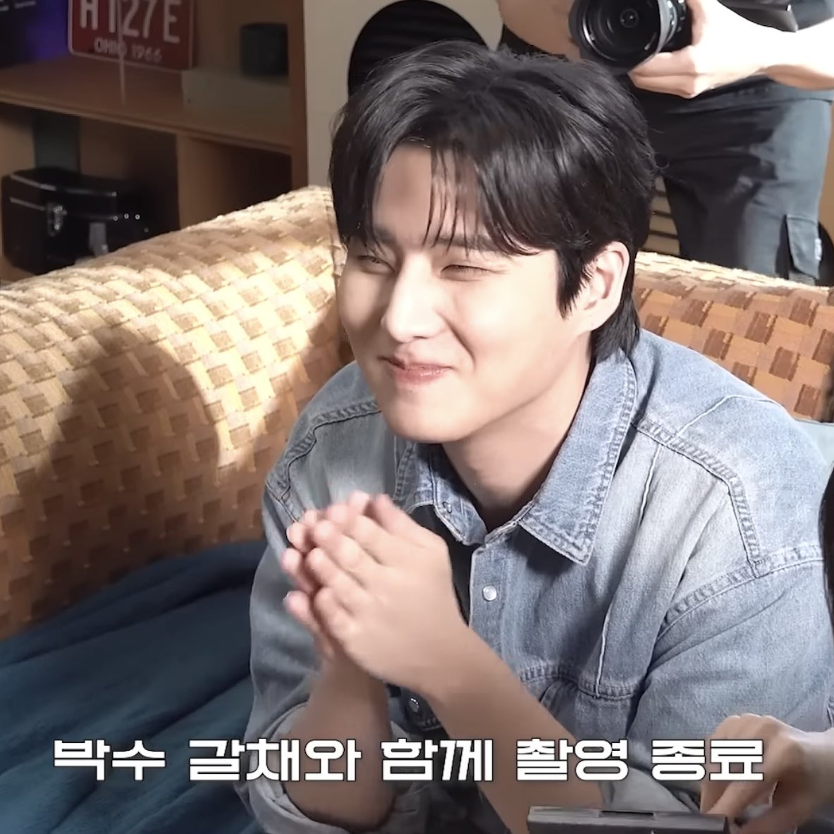 왜 머쓱하세요 아 너무 귀여워🤍