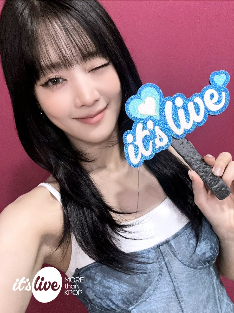 itsLIVEofficial's tweet photo. #아이들 의 #잇츠라이브 가 잠시 후 5시에 시작됩니다!📸
유튜브 it's Live 채널에서 최초공개로 만나보세요!
‘#Good_Thing’ 밴드 라이브 보면서 실시간 채팅 같이 달려요👍

#idle - Good Thing (Band Ver.)
Premieres on Youtube 'it's Live' Channel at 5PM KST TODAY! https://t.co/WGrz24CWxn