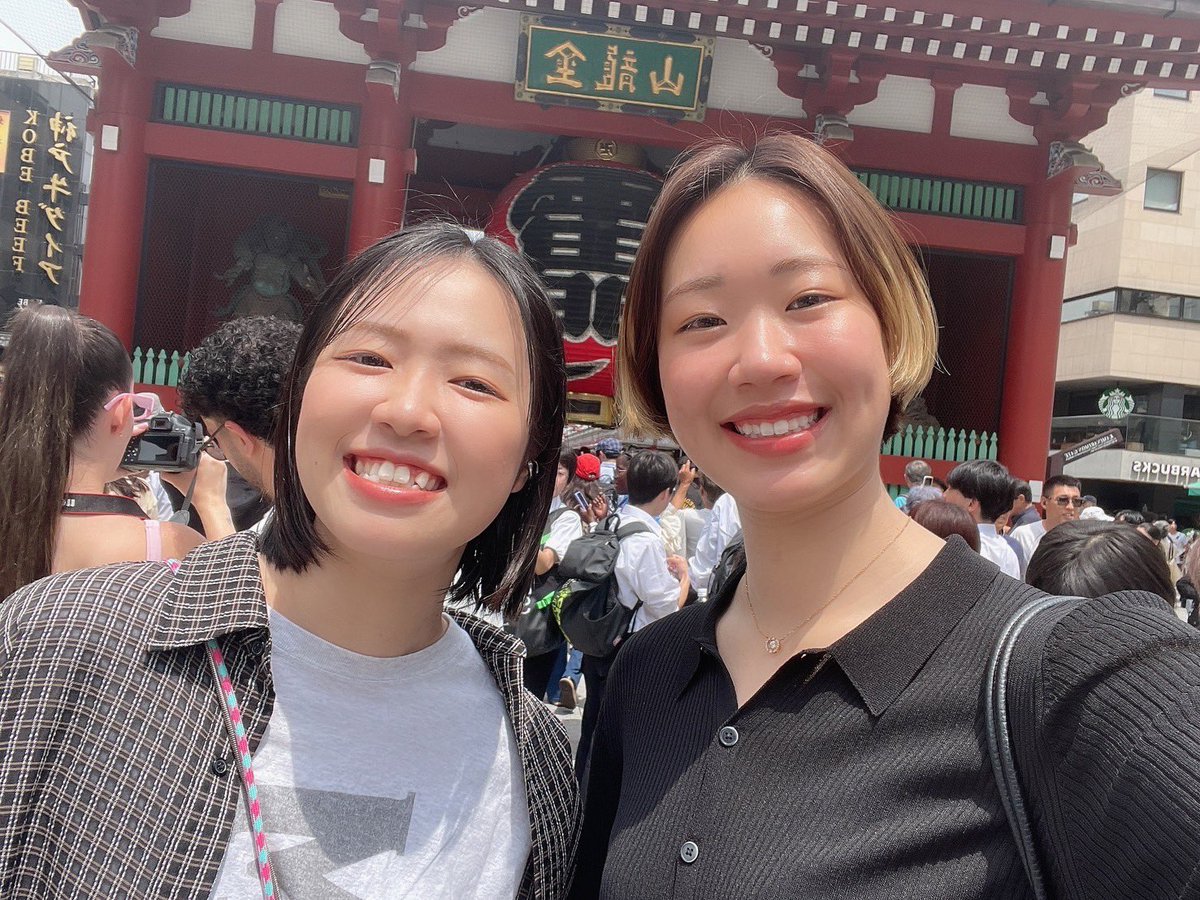 Saitama_AMG's tweet photo. 【MEDICS PHOTOBLOG 📸】

🌟担当：#椎名真子

浅草で食べ歩きをしてきました！
大好きなメロンパンはふわふわですごく
美味しくていくらでも食べれそうでした笑

#埼玉上尾メディックス
#大同生命SVリーグ
#アイダ設計 #武蔵野銀行 https://t.co/2IvZbNgHpx