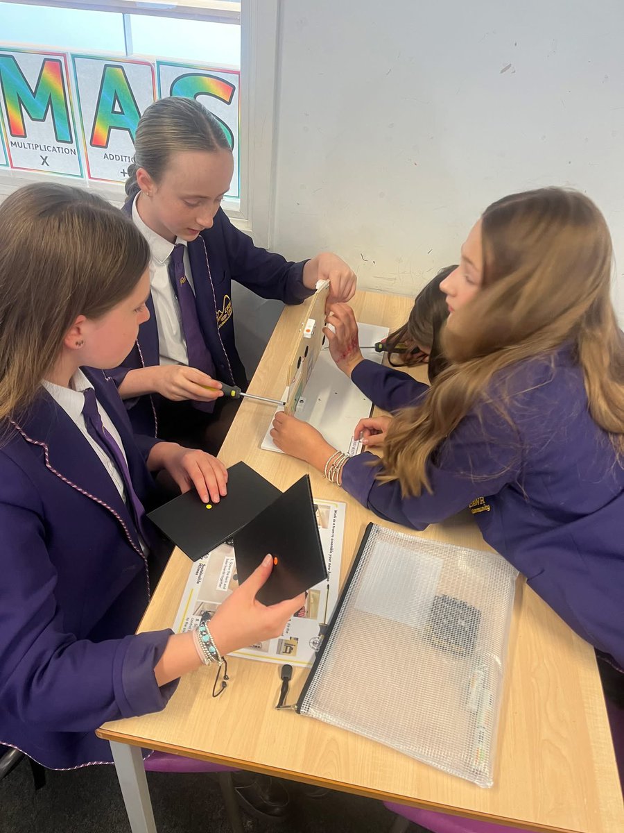ebbwfawr's tweet photo. Year 7 got hands-on with sustainability in a brilliant STEM workshop on Sustainable Homes last Friday! Huge thanks to @EESWSTEMCymru for sparking eco-creativity and innovation! 💡 #STEMCymru #SustainableFuture #Year7Innovators https://t.co/2pf3CLRiOI