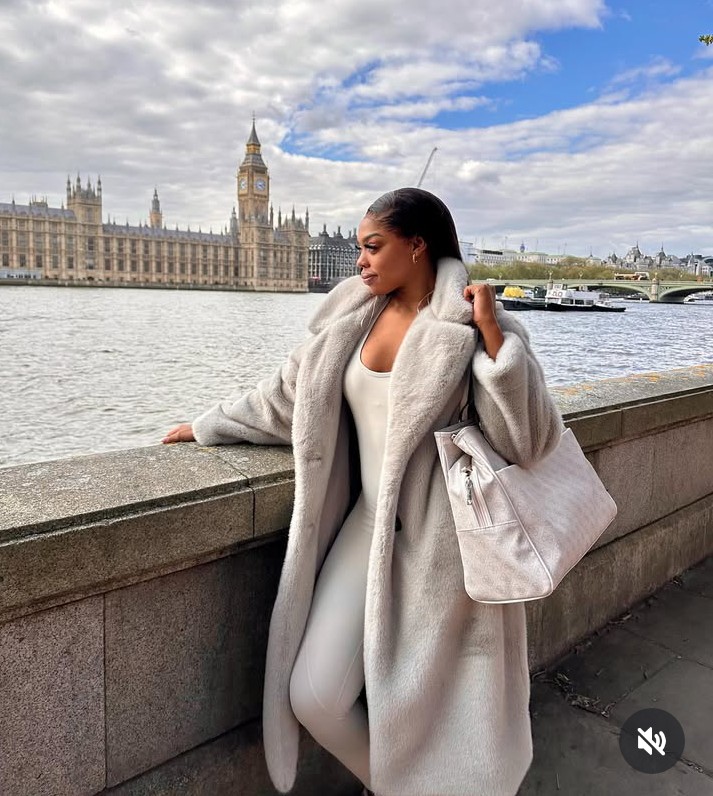 SuzanSithole2's tweet photo. Throw back to when the King graced The UK with her gracious presence👑😍
#KhosiTwala
#KhofferWithKhosi
#ActiveLifestyle
#CrossoverCommunication
#20Minsauncut https://t.co/23hd1xrX0S