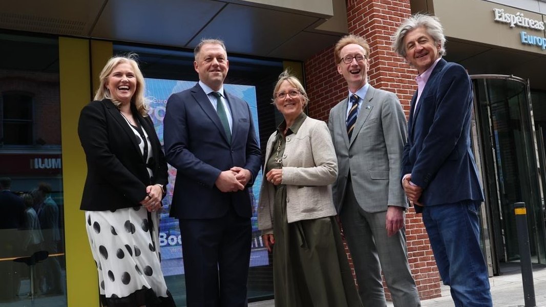 European Movement Ireland (@emireland) on Twitter photo 🇪🇺This morning, <a href="/emireland/">European Movement Ireland</a> was delighted to welcome the Minister for European Affairs and Defence <a href="/ThomasByrneTD/">Thomas Byrne</a> to a roundtable discussion at Europe House.
<a href="/OBearaEPLO_IRL/">Fearghas O'Beara</a>, Head of Office at the <a href="/EPinIreland/">European Parliament Ireland</a> and <a href="/Noelle_OC/">Noelle O Connell</a> CEO <a href="/emireland/">European Movement Ireland</a> provided the welcoming remarks.
The 🇪🇺This morning, <a href="/emireland/">European Movement Ireland</a> was delighted to welcome the Minister for European Affairs and Defence <a href="/ThomasByrneTD/">Thomas Byrne</a> to a roundtable discussion at Europe House.
<a href="/OBearaEPLO_IRL/">Fearghas O'Beara</a>, Head of Office at the <a href="/EPinIreland/">European Parliament Ireland</a> and <a href="/Noelle_OC/">Noelle O Connell</a> CEO <a href="/emireland/">European Movement Ireland</a> provided the welcoming remarks.
The