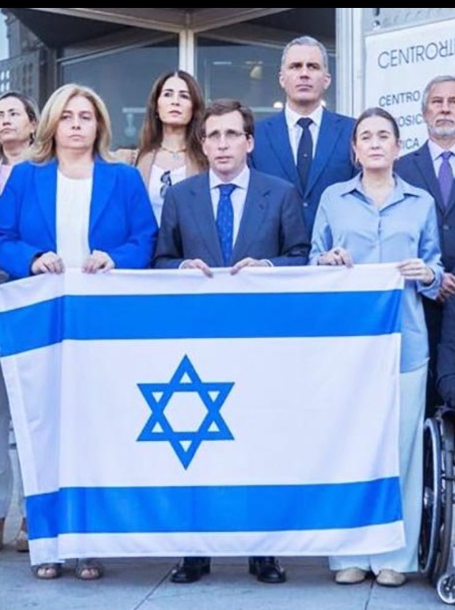 Le parece bien a los Madrileños esta foto o les da igual?
PREGUNTO