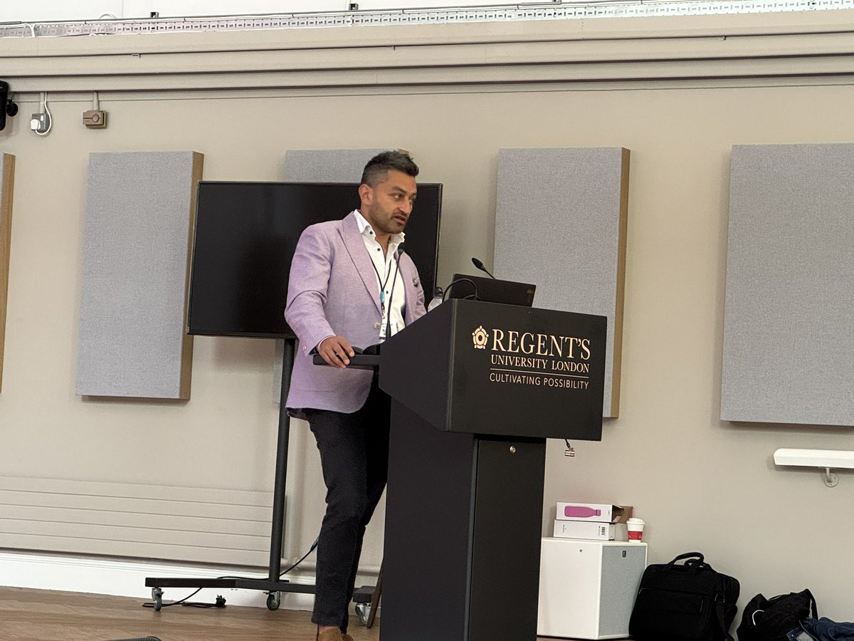 dr_wardsam's tweet photo. @VaibhavModgil ��you’re right hand pays you and your left hand saves you”- #londonmasterclass wise words fron our colleague from Manchester-Importance of penile grip during infrapubic IPP placement @Coloplast_MD @donwglee @KoenraadvanRen1 @OsmonovDr @drMarcoFalcone1 #penileimplant https://t.co/GfmG2pZbDD