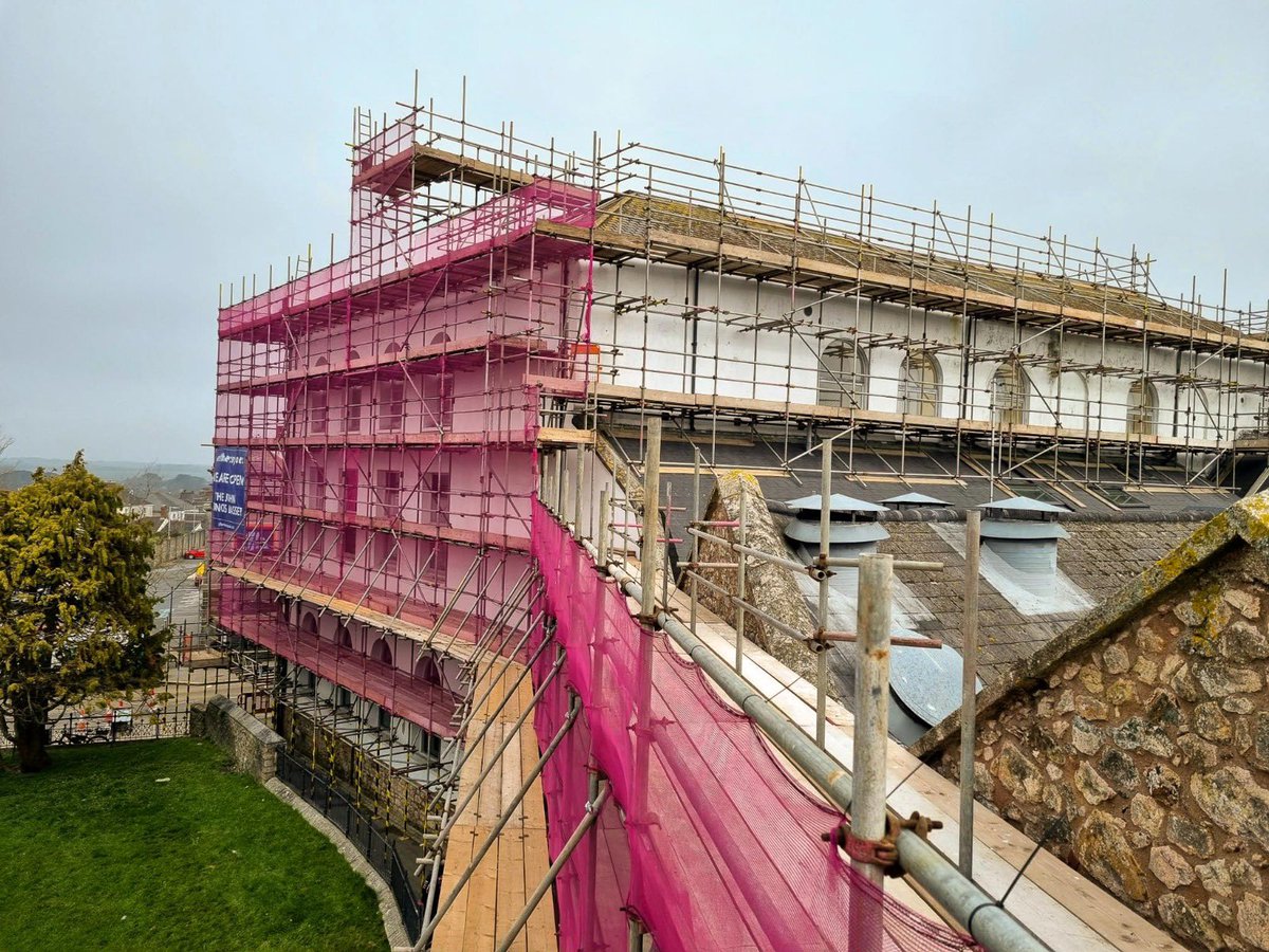 📍Camborne Weatherspoons (The John Francis Basset) 

#scaffolding #scaffoldingcamborne #WetherspoonsCamborne #ScaffoldingSolutions #SedgmanOnSite #SafeAccess #PubPerfection