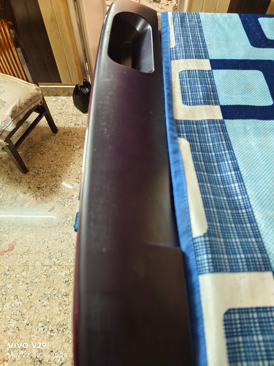 iamroy1804's tweet photo. @SamsungIndia Full of scratches on the door panel https://t.co/YumIkM7jfc