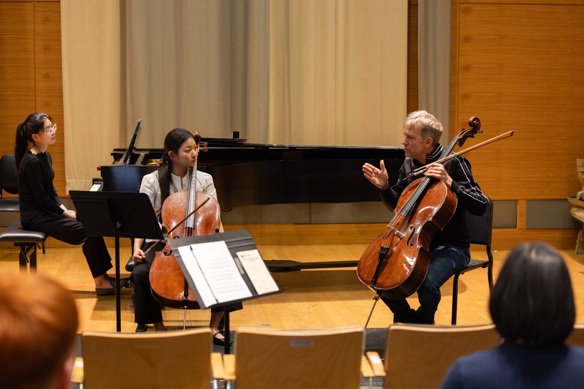 SFCM (@sfconservmusic) on Twitter photo Cellist Johannes Moser (<a href="/jmothecellist/">Johannes Moser</a>) returned to SFCM in May to give masterclasses between his time at the San Francisco Symphony—and his hikes in the Bay Area.
Below, read a Q&A with Moser ahead of his time in San Francisco:
sfcm.edu/discover/newsr… Cellist Johannes Moser (<a href="/jmothecellist/">Johannes Moser</a>) returned to SFCM in May to give masterclasses between his time at the San Francisco Symphony—and his hikes in the Bay Area.
Below, read a Q&A with Moser ahead of his time in San Francisco:
sfcm.edu/discover/newsr…