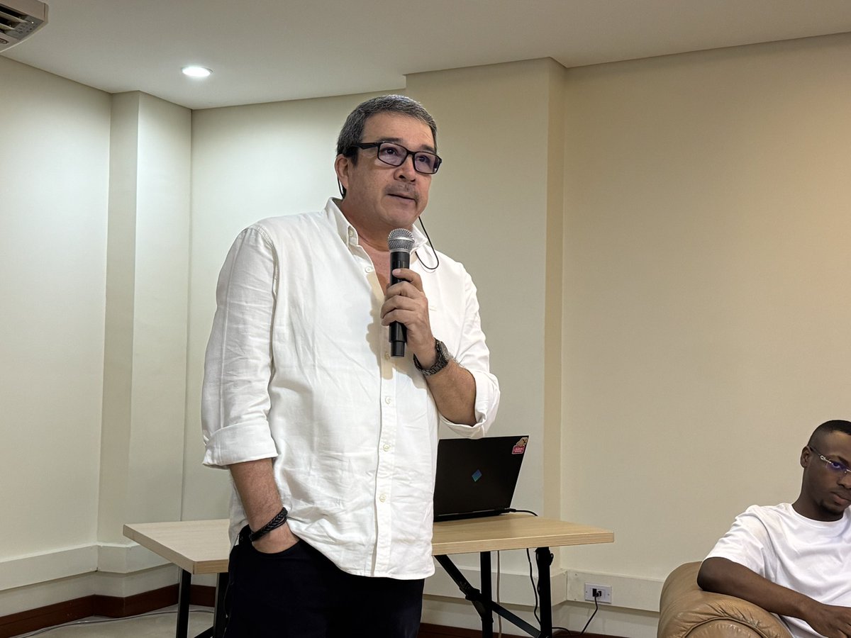 #ForoEnAcción | Evento Vigías Digitales #LoPúblicoParaElPúblico. Un espacio para socializar los resultados del control social en el Distrito de #Cali con liderazgos sociales y juveniles, y para el intercambio de experiencias de control social a los recursos públicos.