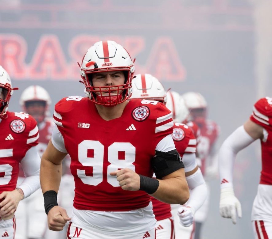 TylerSPedersen's tweet photo. Conor Connealy arrived in Lincoln as a walk on and legacy player in 23 trenching his own path within the program, making the switch from o-line to d-line he continues to develop while being  awarded the Berringer &amp; Osborne citizenship team! We are 98 days out til Husker Kickoff! https://t.co/ZjLatDYQCw