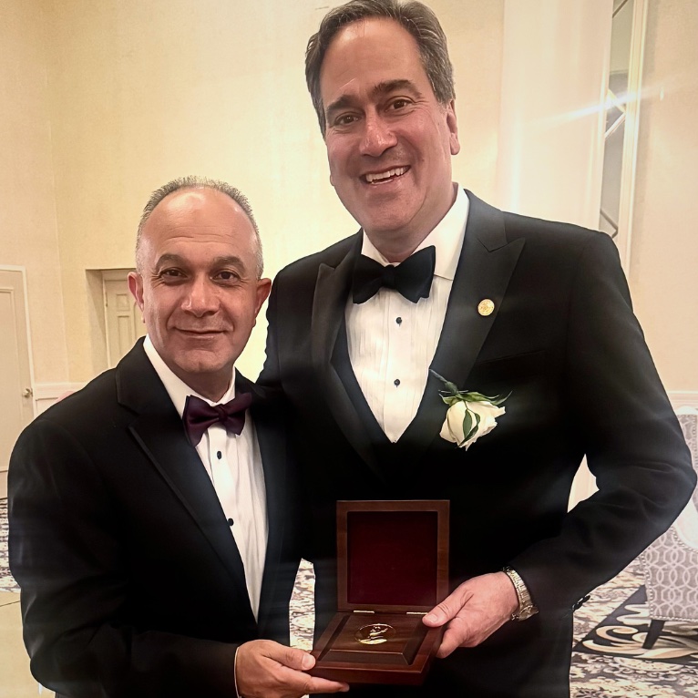 Northwestern Chemistry (@nuchemistry) on Twitter photo A truly special night honoring a pioneer in nanotech and a visionary in chemistry! āØ
Current and former members of #NUChem came together to celebrate Prof. Chad Mirkin as he received the prestigious Willard Gibbs Award from <a href="/ChicagoACS/">Chicago ACS</a>. A truly special night honoring a pioneer in nanotech and a visionary in chemistry! āØ
Current and former members of #NUChem came together to celebrate Prof. Chad Mirkin as he received the prestigious Willard Gibbs Award from <a href="/ChicagoACS/">Chicago ACS</a>.