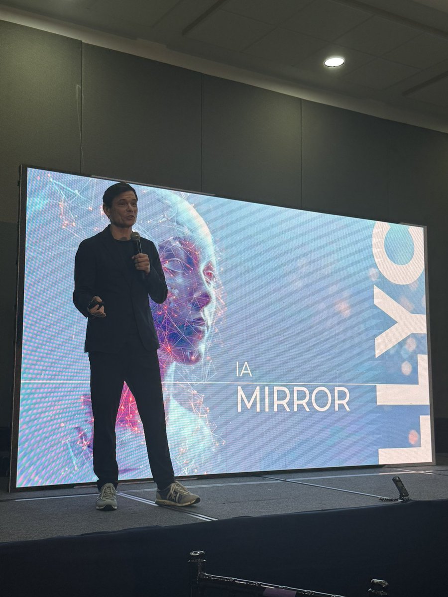 Como siempre, es una inspiración escuchar a mi socio <a href="/adolfocorujo/">Adolfo Corujo</a> hablando de uno de los dos temas que más le gustan IA, lo de la música lo dejamos para la próxima semana. Gracias <a href="/IABMexico/">IAB México</a> por la invitación al desayuno del C Suite