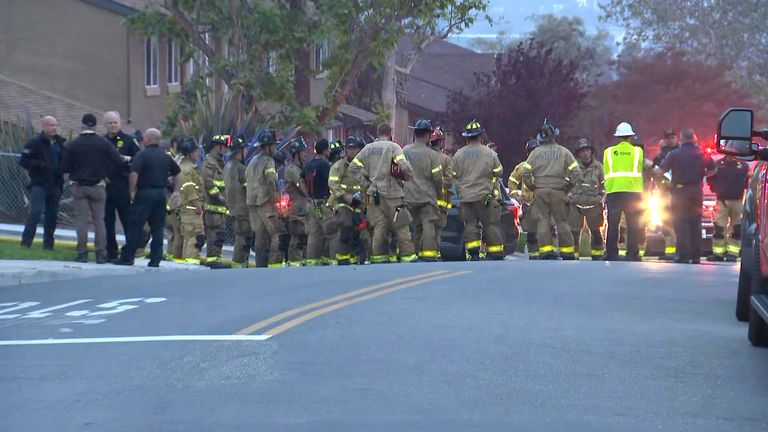 anointedshield's tweet photo. 🚨 BREAKING: A small aircraft has crashed into a San Diego neighborhood, striking multiple homes in a “direct hit,” officials say.
Around 15 houses and vehicles are on fire, with evacuations underway across several blocks.
#SanDiego #PlaneCrash #BreakingNews #Emergency #California