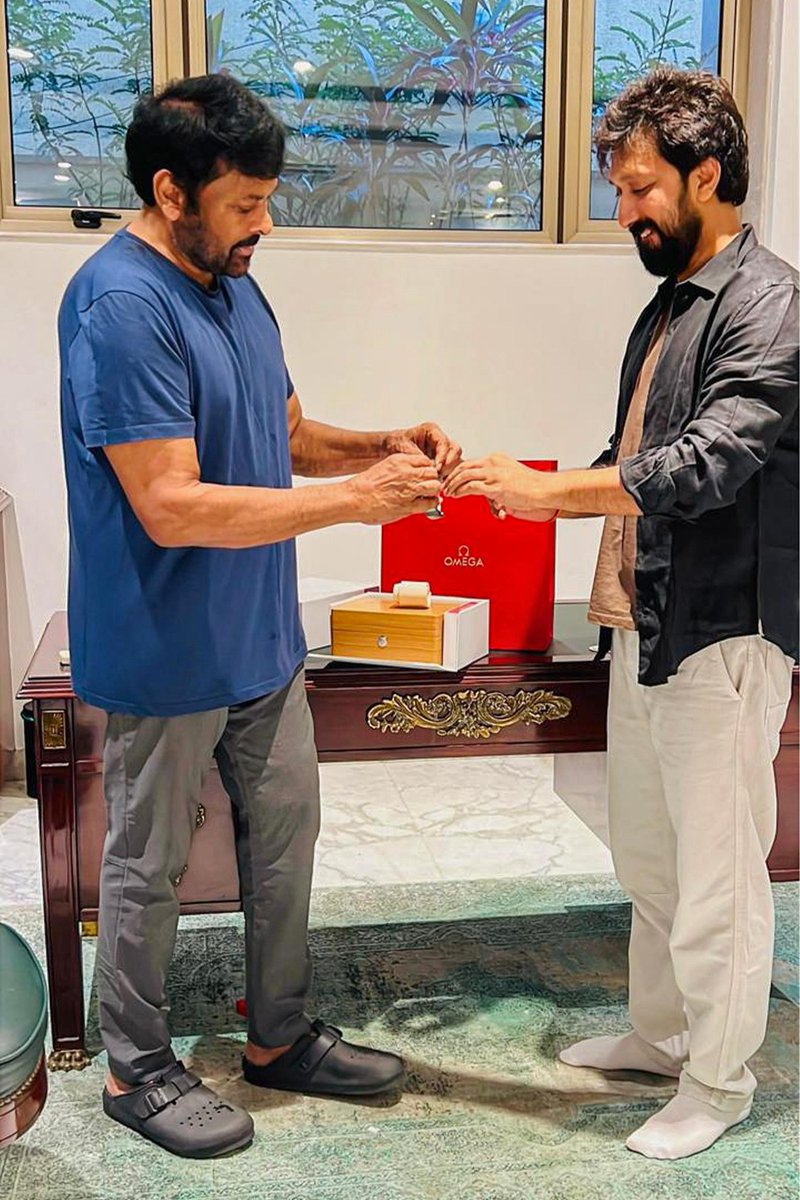 dirbobby's tweet image. A beautiful MEGA surprise from the Boss himself 🤩

Thank you dearest Megastar @KChiruTweets garu for this priceless gift 💝

Your love, encouragement, and blessings mean the world to me annaya 🙏 I’ll cherish this moment forever 🤗