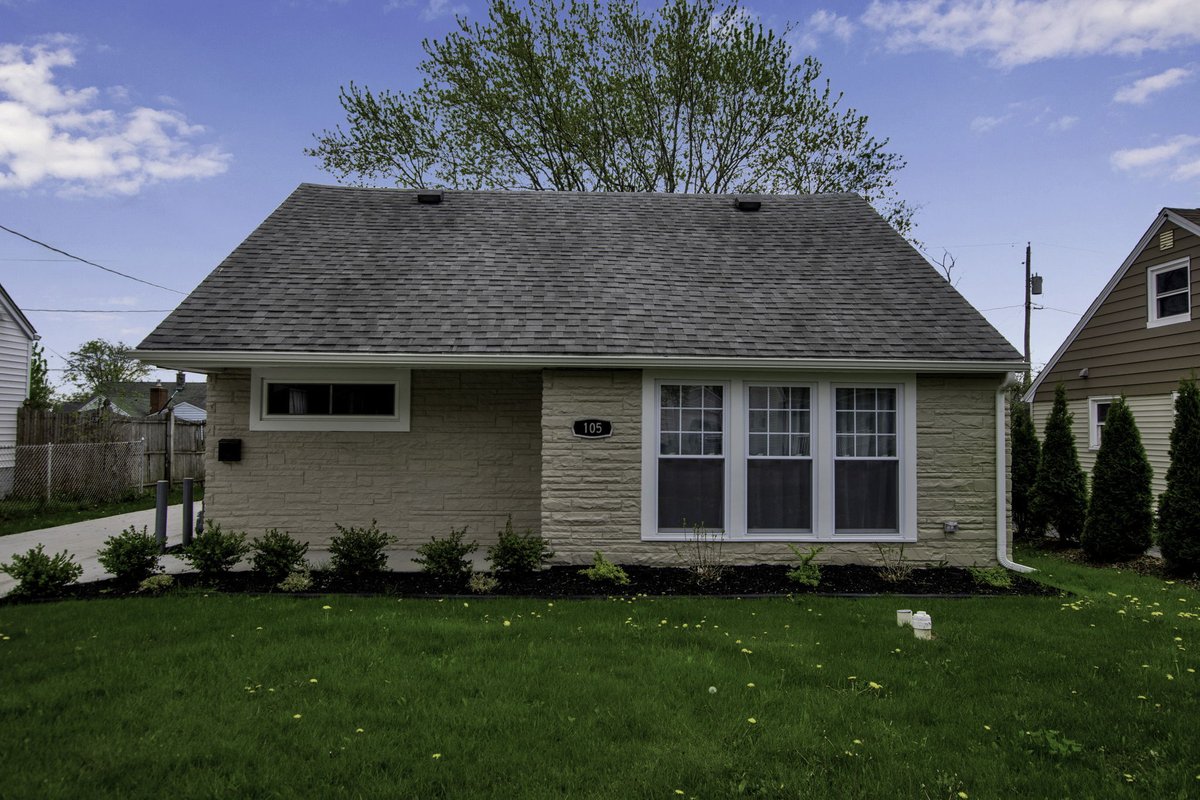 TheGiambraTeam's tweet photo. ⏳ Deadline Alert: The contract deadline for this beautifully renovated Cheektowaga home is May 23, 2025 at 2:00 PM! Don’t miss your chance to own this gem with historic charm &amp; modern updates.

🔗 More info: https://t.co/p7oSnlGIFO https://t.co/4kBgqcVPa8