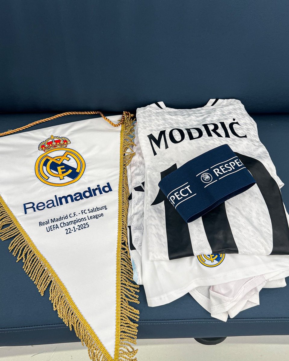 Survey: Who should wear the number 10 shirt next season?