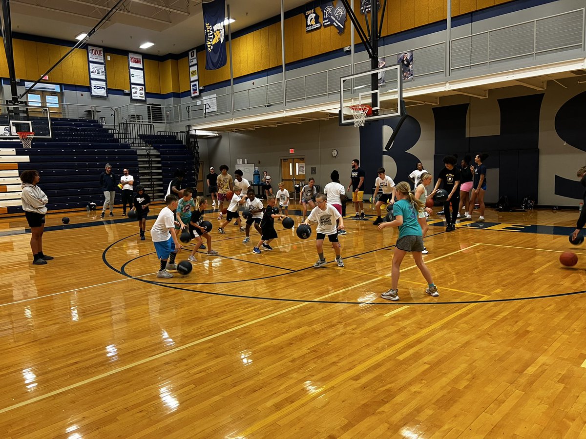BHSMensHoops's tweet photo. We had a great time at camp the past two days!! https://t.co/FHvfs7G4DU