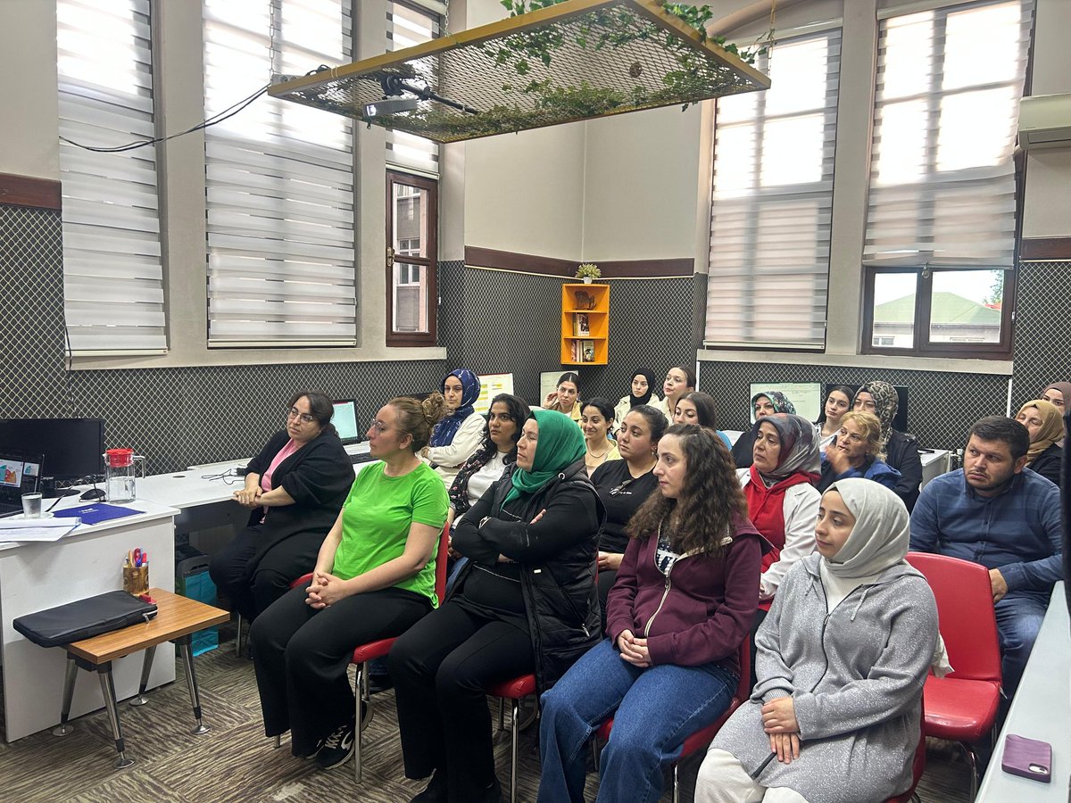 Her zaman hazır olmak lazım.
#Deprem
#DoğalAfet
#AfadEğitimi