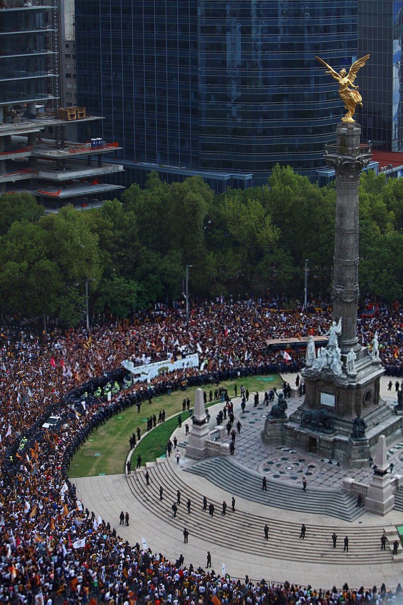 14 años han pasado desde el último título. El equipo ha atravesado etapas de irregularidad, proyectos inconclusos y resultados por debajo de las expectativas. A pesar de todo, la afición auriazul ha permanecido, demostrando una lealtad que trasciende de los resultados. #Pumas