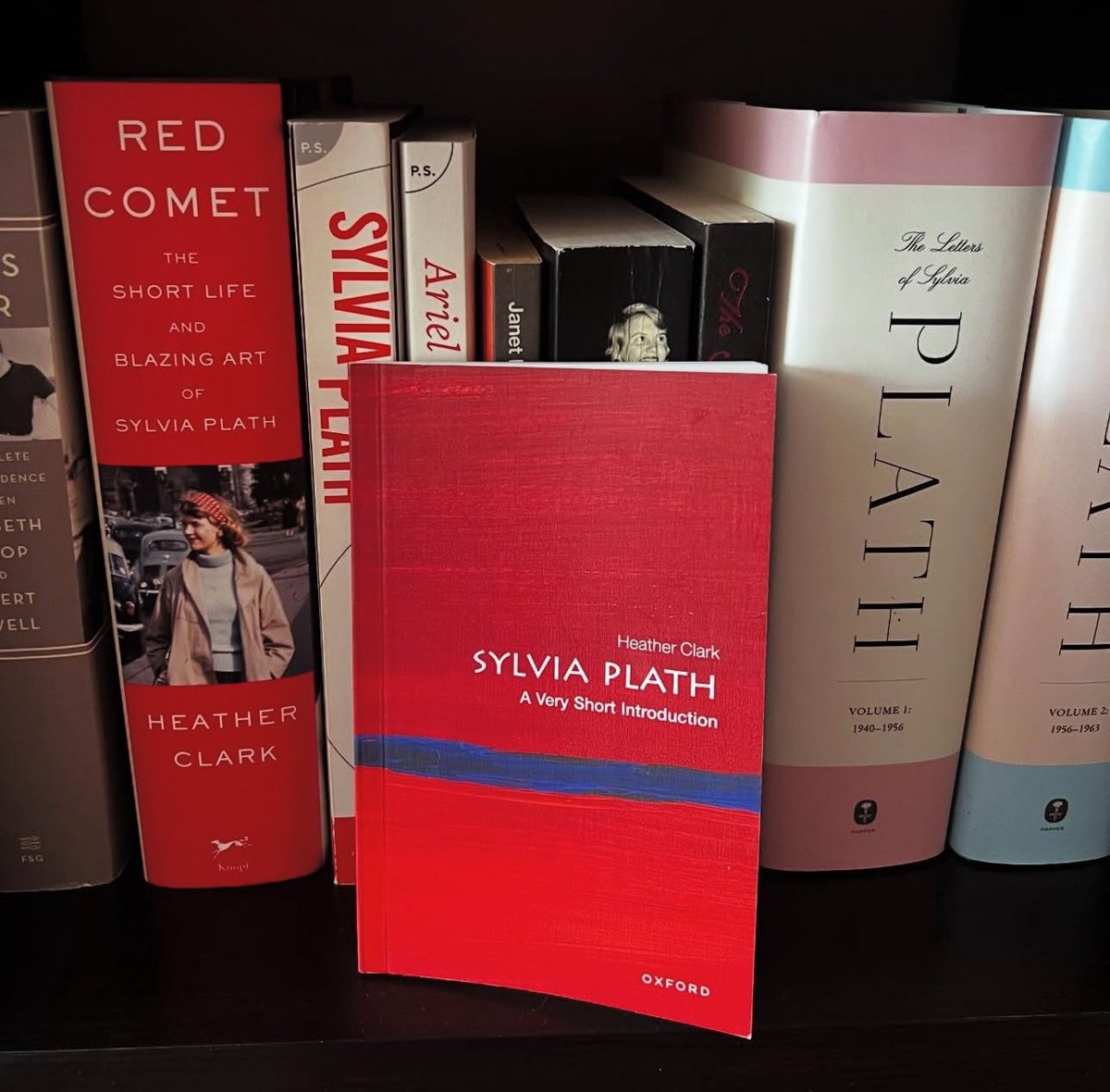 Heather Clark (@plathbiography) on Twitter photo I can write short books about Sylvia Plath, too! If Red Comet was a marathon, this was a sprint. I highly recommend Oxford University Pressās excellent VSI series. global.oup.com/academic/produā¦
<a href="/OUPAcademic/">Oxford Academic</a> #sylviaplath #heatherclark #vsi Photo by Christi Atherton I can write short books about Sylvia Plath, too! If Red Comet was a marathon, this was a sprint. I highly recommend Oxford University Pressās excellent VSI series. global.oup.com/academic/produā¦
<a href="/OUPAcademic/">Oxford Academic</a> #sylviaplath #heatherclark #vsi Photo by Christi Atherton
