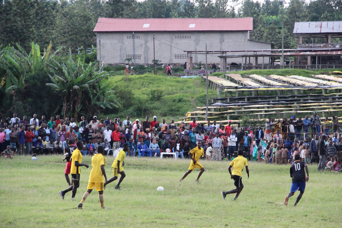 AVSI Rwanda (@avsirwanda) on Twitter photo ⚽️As part of Environmental Week, #AVSIRwanda used sport to raise awareness on clean cooking, health, and gender equality, engaging men in the shift to Improved Cookstoves. With support from <a href="/MASE_IT/">Ministero Ambiente e Sicurezza Energetica</a> #CleanCooking #AVSI #PeopleForDevelopment ⚽️As part of Environmental Week, #AVSIRwanda used sport to raise awareness on clean cooking, health, and gender equality, engaging men in the shift to Improved Cookstoves. With support from <a href="/MASE_IT/">Ministero Ambiente e Sicurezza Energetica</a> #CleanCooking #AVSI #PeopleForDevelopment