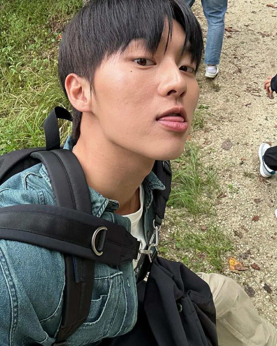 VSPCHW02's tweet photo. guys, ganito pala gamitin ‘yung cameron. ang liit ng pindutan ng phoen. phon? pone? https://t.co/bFlgYfWeZH