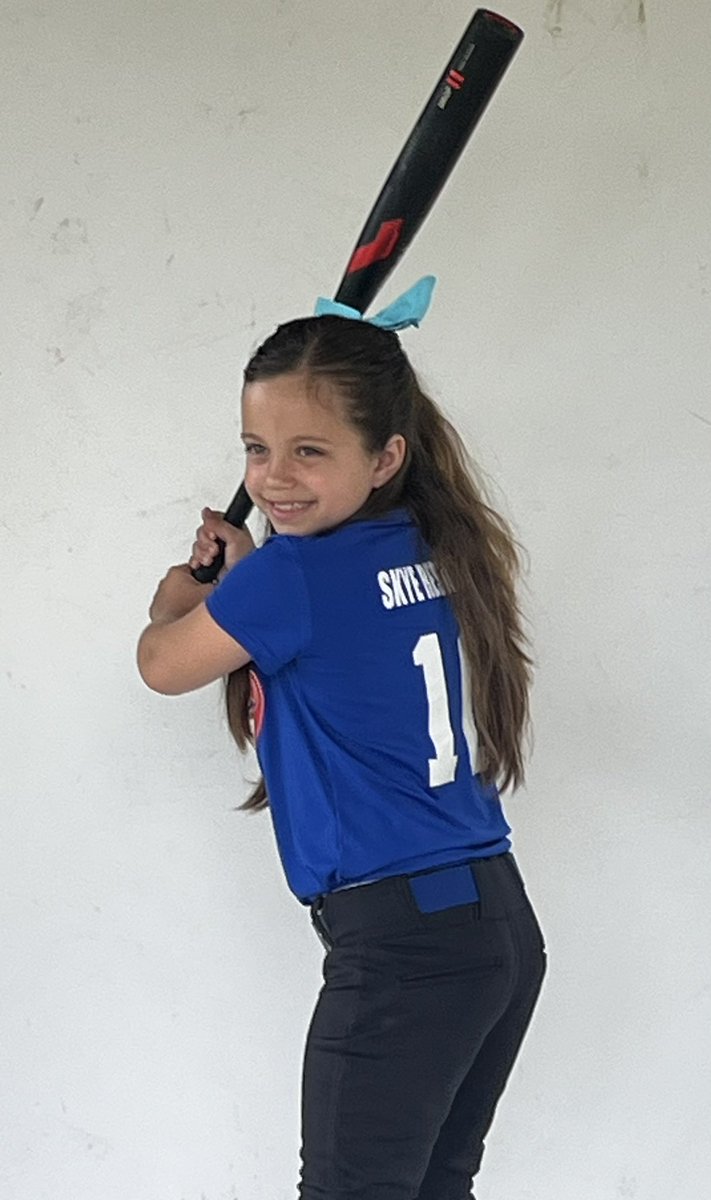 Happy 8th Birthday to my sweet (but sometimes sassy) babygirl! I hope you have the most perfect day!  🎂🩷🎉#stopgrowingupsofast #proudmama