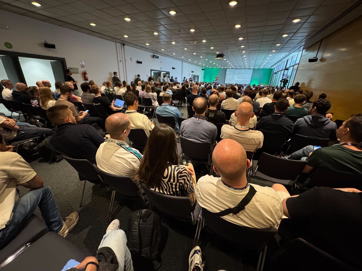 MarcoBehler's tweet image. We&apos;ve just released Spring Debugger with my announcement talk at the awesome Spring I/O 2025 conference! 

Imho one of the most exciting features coming to IntelliJ IDEA for anyone who has to debug Spring applications (like every single Spring developer out there?)

Try it out…