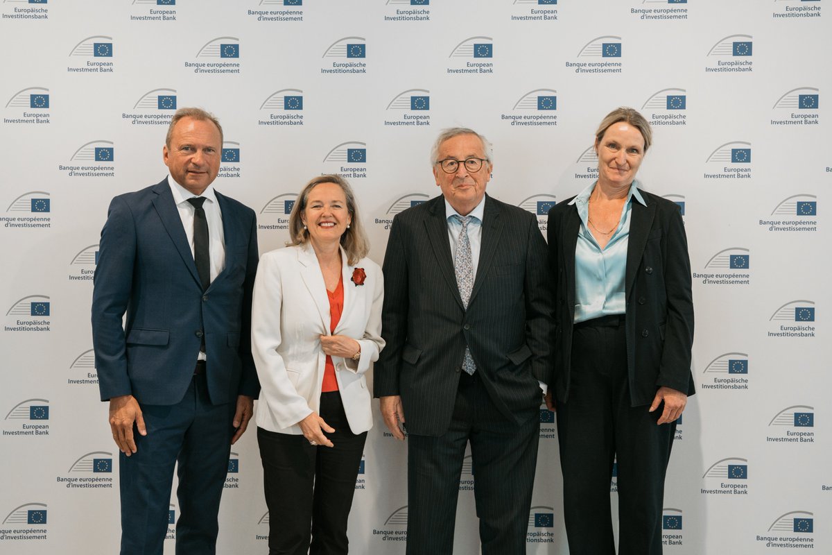 Gilles Roth (@rothgilles) on Twitter photo Today, I exchanged views with <a href="/EIB/">European Investment Bank</a> President <a href="/NadiaCalvino/">Nadia Calviño</a> and former European Commission President Jean-Claude Juncker on pressing international, geopolitical, and economic challenges. 🌍 <a href="/gouv_lu/">GouvernementLU</a> <a href="/MinFinLux/">Ministry of Finance</a> Today, I exchanged views with <a href="/EIB/">European Investment Bank</a> President <a href="/NadiaCalvino/">Nadia Calviño</a> and former European Commission President Jean-Claude Juncker on pressing international, geopolitical, and economic challenges. 🌍 <a href="/gouv_lu/">GouvernementLU</a> <a href="/MinFinLux/">Ministry of Finance</a>