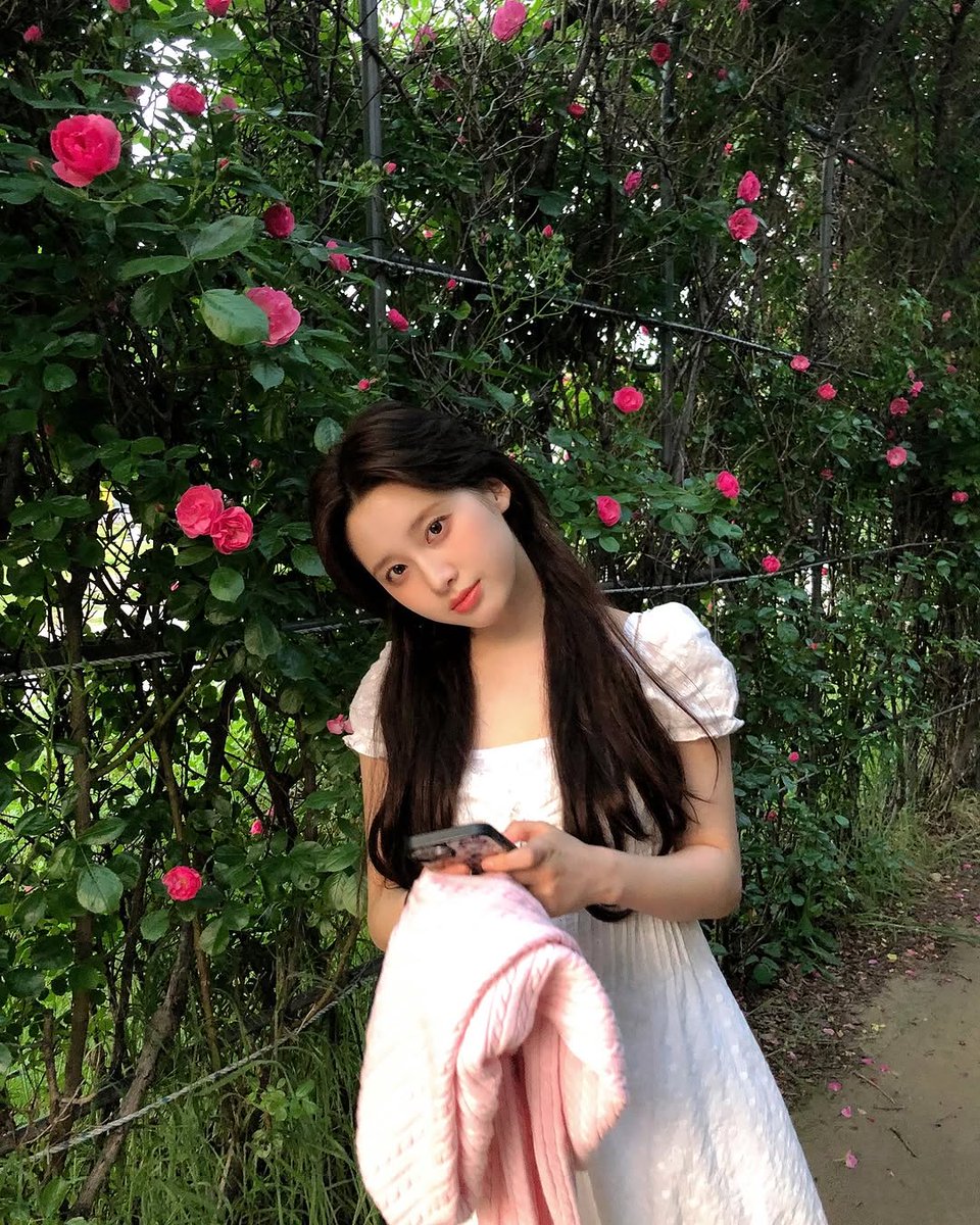 sumdal_'s tweet image. 김나영 얼굴 폼미... 천년의완식이세요