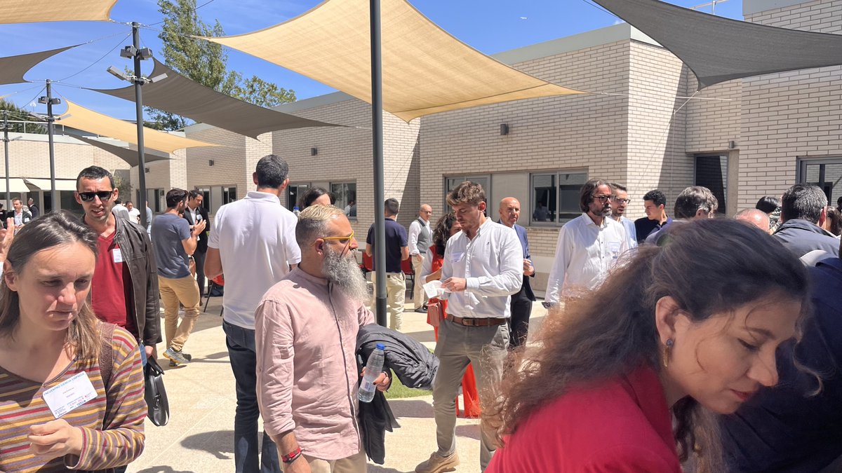 Fundación General CSIC (@fgcsic) on Twitter photo 📍 Más de 170 reuniones B2B ciencia-empresa programadas en el <a href="/ImnCsic/">Instituto de Micro y Nanotecnología (IMN-CNM,CSIC)</a> para impulsar la #innovación y la transferencia tecnológica en el sector de los #semiconductores.
💡 Una iniciativa de <a href="/FGCSIC/">Fundación General CSIC</a>, en el marco de #enValor2, que ha contado con la colaboración de <a href="/ImnCsic/">Instituto de Micro y Nanotecnología (IMN-CNM,CSIC)</a>, 📍 Más de 170 reuniones B2B ciencia-empresa programadas en el <a href="/ImnCsic/">Instituto de Micro y Nanotecnología (IMN-CNM,CSIC)</a> para impulsar la #innovación y la transferencia tecnológica en el sector de los #semiconductores.
💡 Una iniciativa de <a href="/FGCSIC/">Fundación General CSIC</a>, en el marco de #enValor2, que ha contado con la colaboración de <a href="/ImnCsic/">Instituto de Micro y Nanotecnología (IMN-CNM,CSIC)</a>,