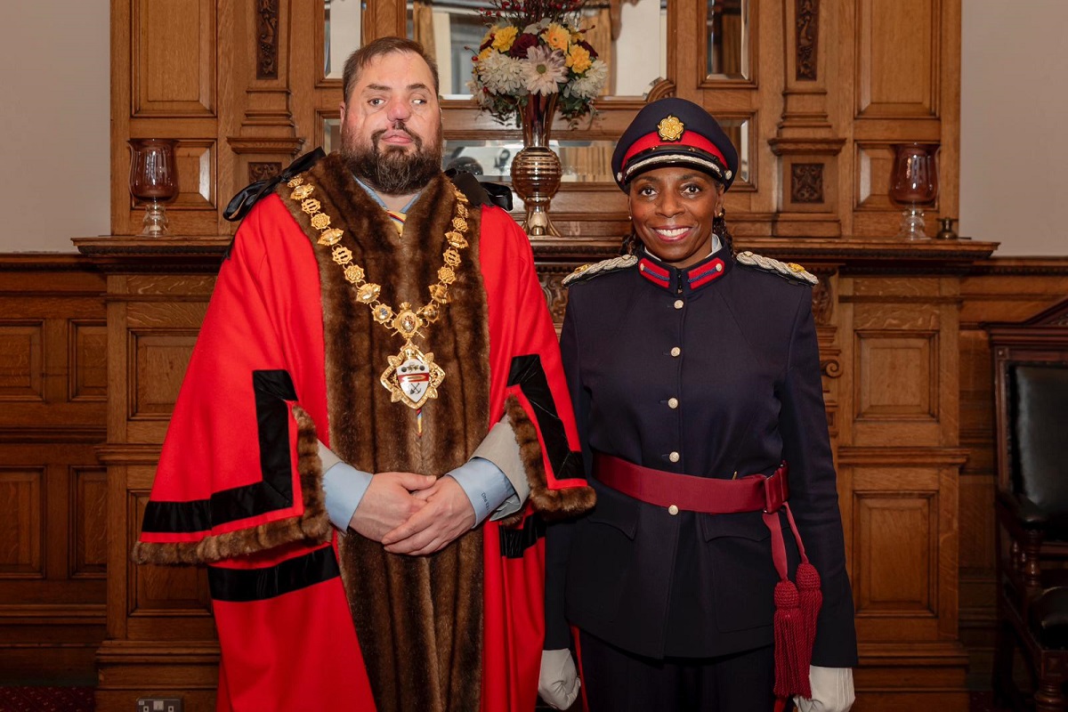 Leeds Rhinos Foundation (@rugbyleeds) on Twitter photo A huge thank you to Simon Brown <a href="/oneeyedsi66/">Simon brown</a>, who recently completed his tenure as Mayor of Morley๐๏ธ
Throughout his time in office, Simon raised an incredible ยฃ5,000 for Leeds Rhinos Foundation and <a href="/BlindVeterans/">Blind Veterans UK</a> through events and fundraising efforts ๐ A huge thank you to Simon Brown <a href="/oneeyedsi66/">Simon brown</a>, who recently completed his tenure as Mayor of Morley๐๏ธ
Throughout his time in office, Simon raised an incredible ยฃ5,000 for Leeds Rhinos Foundation and <a href="/BlindVeterans/">Blind Veterans UK</a> through events and fundraising efforts ๐