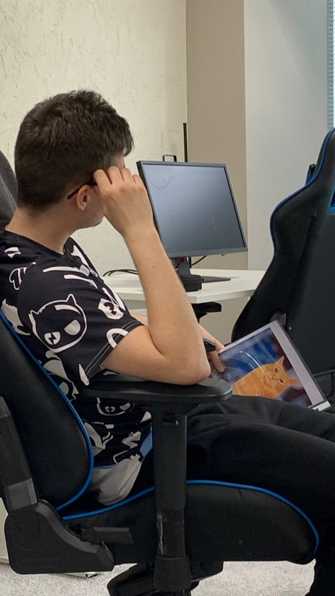 1win_cs2's tweet photo. What is happening here, @GoodiniCS? https://t.co/WgPBjp7reJ