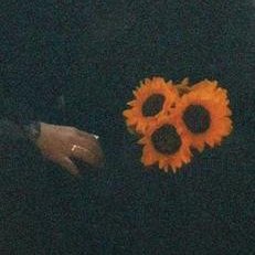 İnsan yerini bulunca rahat eder, evine varınca huzur bulur, kavuşunca tamam olur. Yerimi buldum, evime vardım, tamamlandım. Kalbim sükut buldu, huzurla doldu, tamam oldu muradımız inşallah. 

Bir ömür daim olması duasıyla...

18 Zilkade 1446