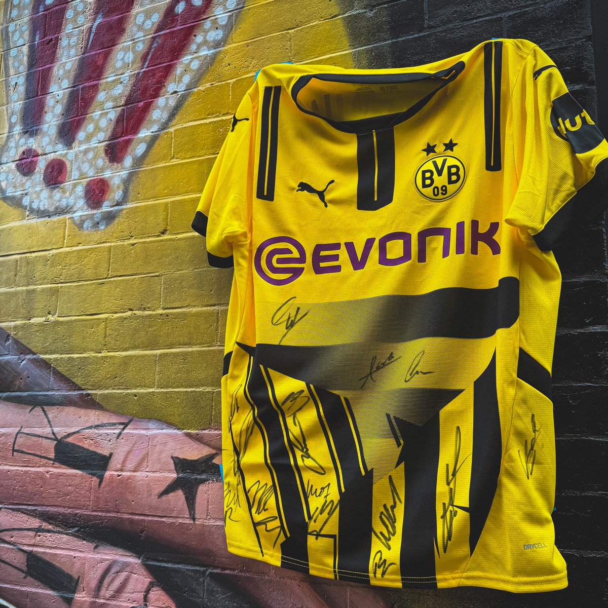 Borussia Dortmund (@blackyellow) on Twitter photo When Football becomes art ๐ผ๏ธ๐ค
With help from <a href="/bonk_inu/">BONK!!!</a>, weโre giving away a signed Cup Kit ahead of our Club World Cup journey in the USA! ๐บ๐ธ๐
To enter:
๐ Like
๐ Retweet
โ
Follow <a href="/bonk_inu/">BONK!!!</a> and <a href="/BlackYellow/">Borussia Dortmund</a>
If youโre in NYC, donโt miss the BVB x Bonk mural at The Ridge When Football becomes art ๐ผ๏ธ๐ค
With help from <a href="/bonk_inu/">BONK!!!</a>, weโre giving away a signed Cup Kit ahead of our Club World Cup journey in the USA! ๐บ๐ธ๐
To enter:
๐ Like
๐ Retweet
โ
Follow <a href="/bonk_inu/">BONK!!!</a> and <a href="/BlackYellow/">Borussia Dortmund</a>
If youโre in NYC, donโt miss the BVB x Bonk mural at The Ridge