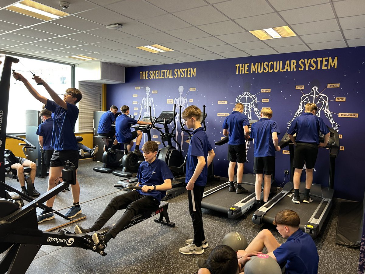 Year 10 in the fitness suite this morning. Running, Rowing, Cycling, Cross Training their way to peak physical fitness 💪