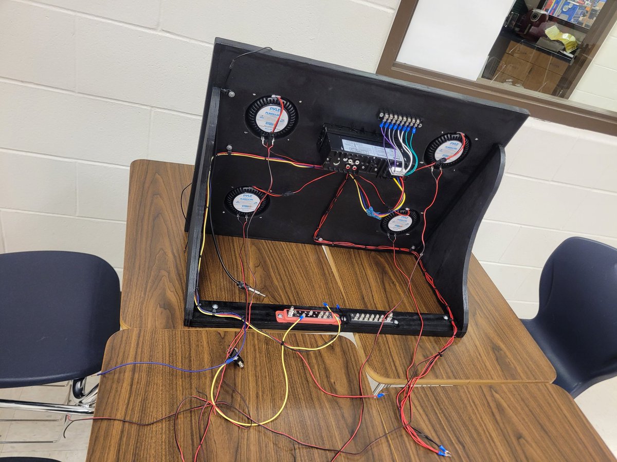 AutoHarlan's tweet image. All set up and ready to have a loud day with a last-minute electrical project.