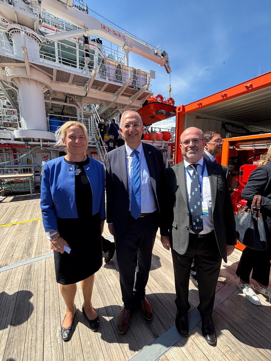 Sea Fisheries Protection Authority (@sfpaireland) on Twitter photo Great opportunity for our Exec Chair Paschal Hayes (right) to meet <a href="/susan_steele_/">Susan Steele</a> Executive Director <a href="/EFCA_EU/">European Fisheries Control Agency</a> and EU Commissioner for Fisheries and Oceans <a href="/CostasKadis/">Costas Kadis</a> aboard EFCA vessel Ocean Guardian today in Cork City #EMD2025 Great opportunity for our Exec Chair Paschal Hayes (right) to meet <a href="/susan_steele_/">Susan Steele</a> Executive Director <a href="/EFCA_EU/">European Fisheries Control Agency</a> and EU Commissioner for Fisheries and Oceans <a href="/CostasKadis/">Costas Kadis</a> aboard EFCA vessel Ocean Guardian today in Cork City #EMD2025