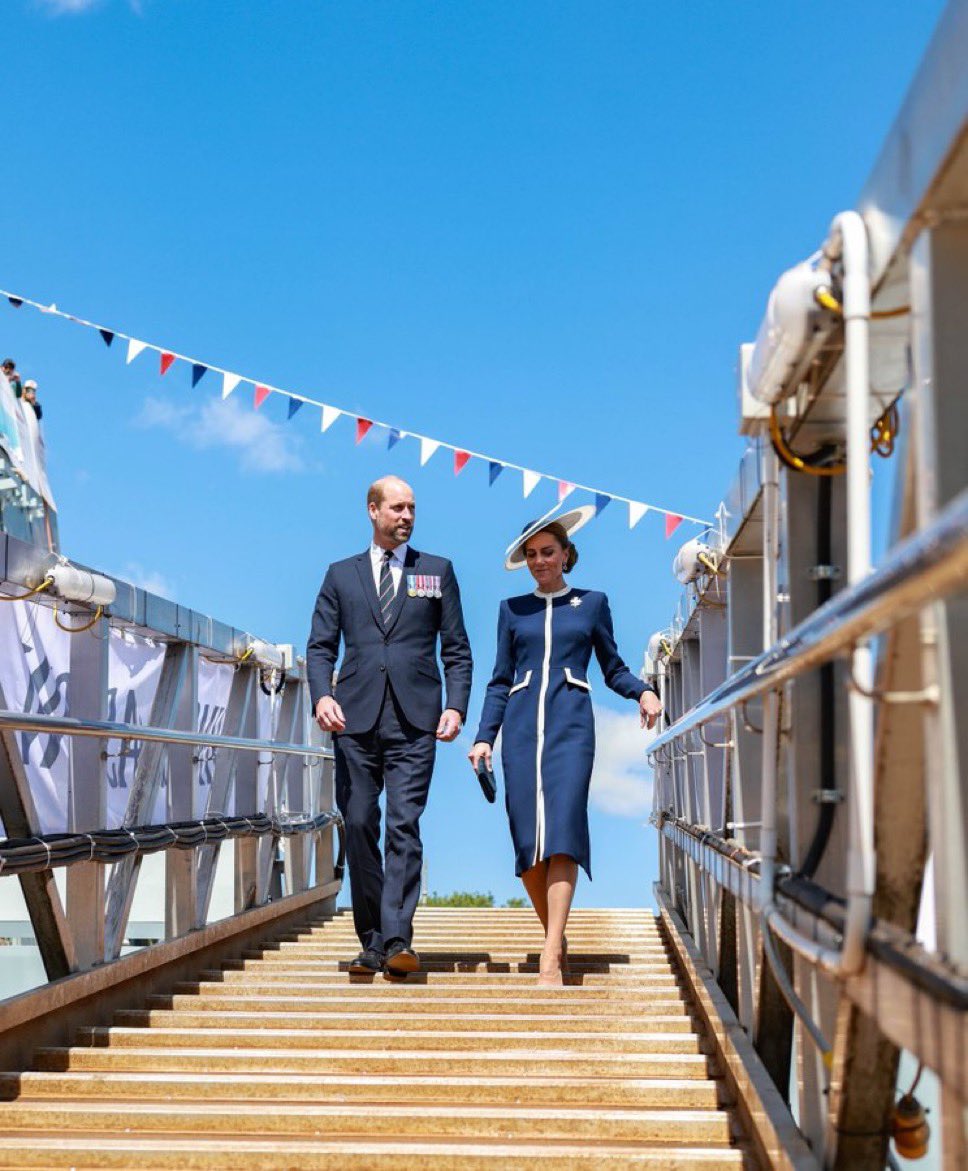 CoronationFever's tweet photo. How gorgeous is this picture! Wow💕
#PrincessofWales #PrinceWilliam
#Scotland 🏴 https://t.co/qOsHSwdCXh
