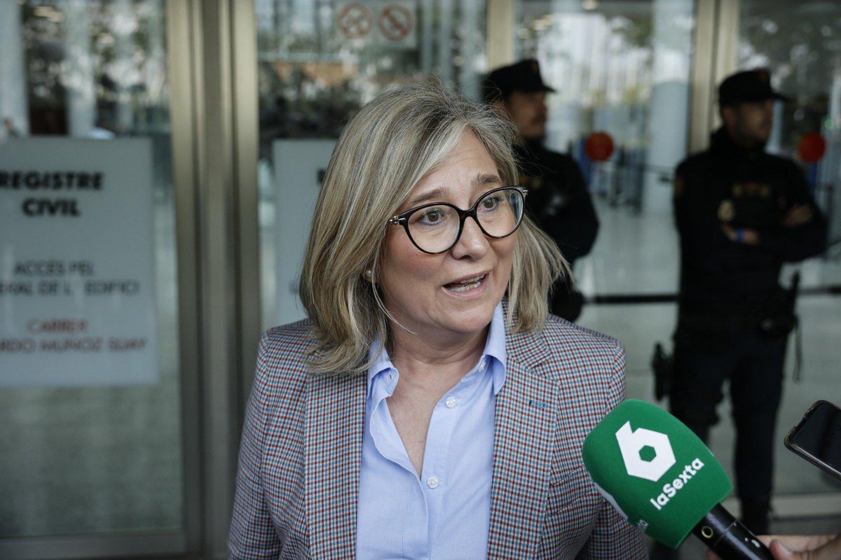 Ciudadanos Comunidad Valenciana (@cscvalenciana) on Twitter photo Hoy <a href="/larazon_es/">La Razón</a> recoge declaraciones de <a href="/mamen_peris/">Mamen Peris Navarro</a> como letrada de <a href="/CiudadanosCs/">Ciudadanos 🇪🇸🇪🇺</a> en la causa de la DANA sobre la posible imputación de Mazón: "La causa se irá ampliando de una forma muy natural dentro de la misma instrucción o por una instancia superior" larazon.es/espana/acusaci… Hoy <a href="/larazon_es/">La Razón</a> recoge declaraciones de <a href="/mamen_peris/">Mamen Peris Navarro</a> como letrada de <a href="/CiudadanosCs/">Ciudadanos 🇪🇸🇪🇺</a> en la causa de la DANA sobre la posible imputación de Mazón: "La causa se irá ampliando de una forma muy natural dentro de la misma instrucción o por una instancia superior" larazon.es/espana/acusaci…