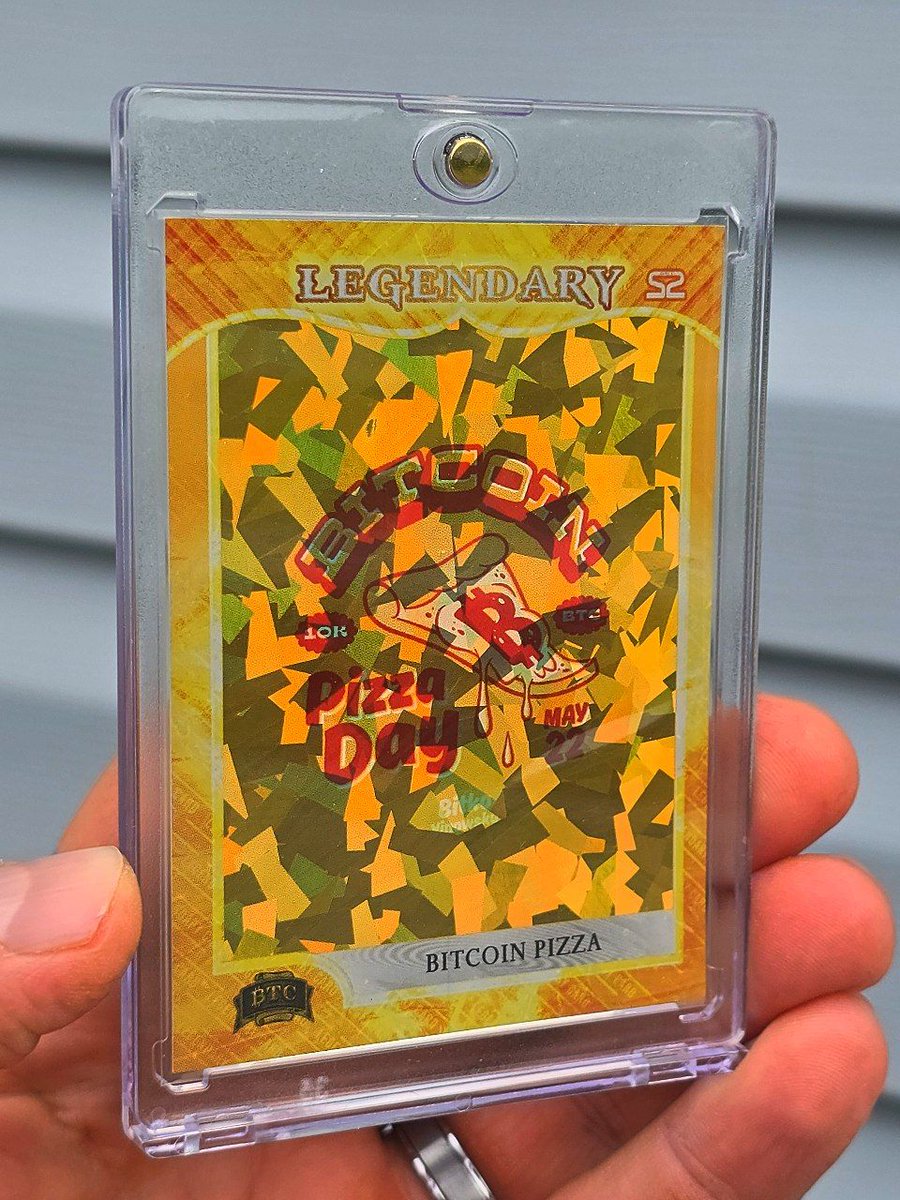 TheCoinDad's tweet image. Scarcity in the Bitcoin world is a real thing. Less than only 100 people on earth can flex this ultra rare @btc_cards on Bitcoin Pizza day today! 💪