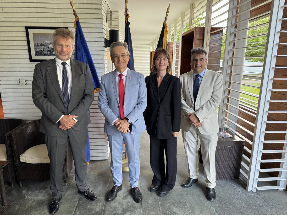 🇯🇲 This week, #SEACOP is in Kingston, deepening ties with our partners from #Jamaica in the fight against maritime trafficking.
🫱🏾‍🫲🏽💥Together for #MaritimeSecurity in the #Caribbean 
linkedin.com/feed/update/ur…