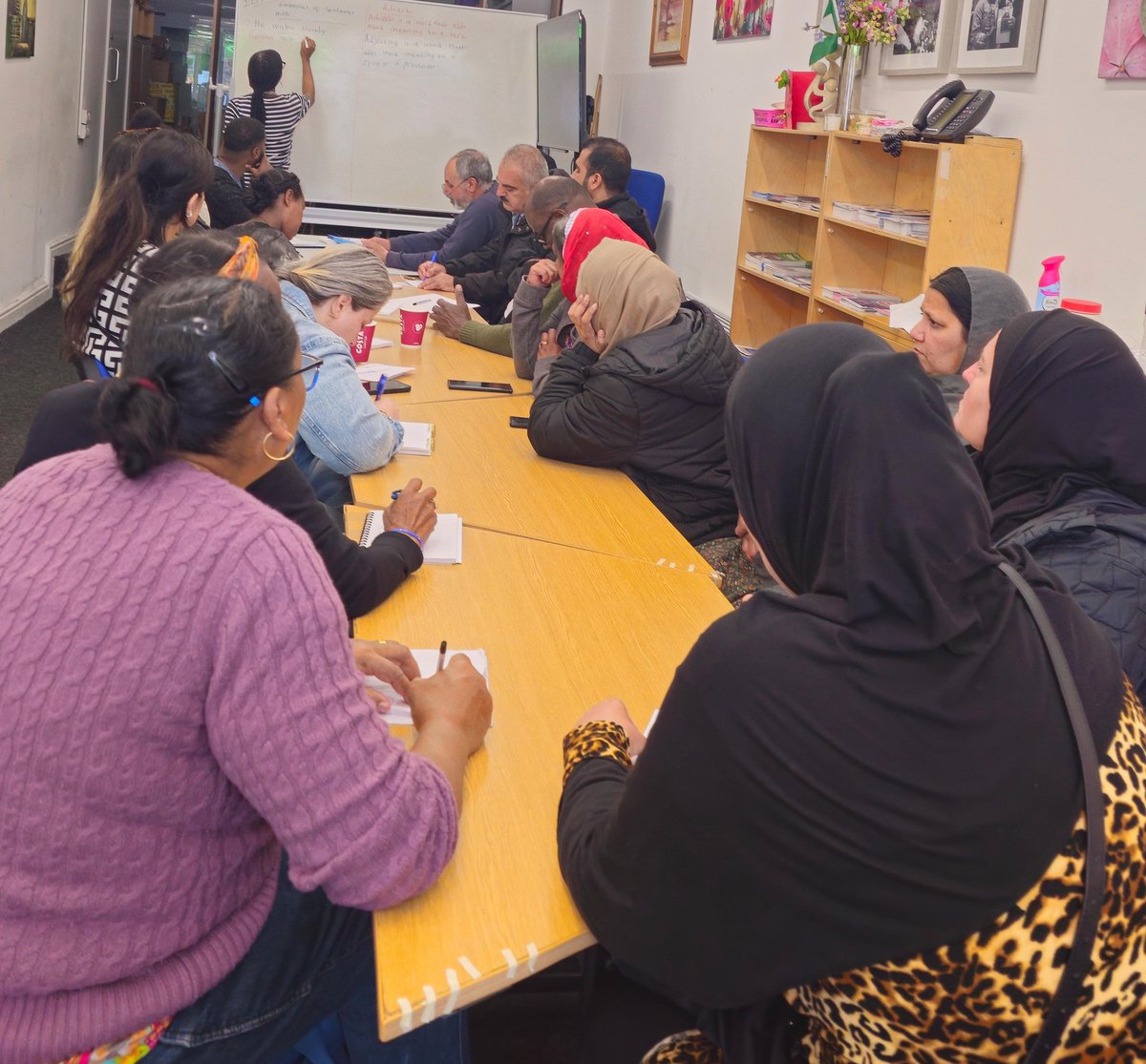 CAS_rochdale's tweet photo. A great ESOL session at CAS today! We refreshed key topics and explored adverbs through interactive sentence work, while boosting confidence and encouraging participation.
#caringandsharingrochdale #communitylearning #esolclasses https://t.co/Xg7H4FKECN
