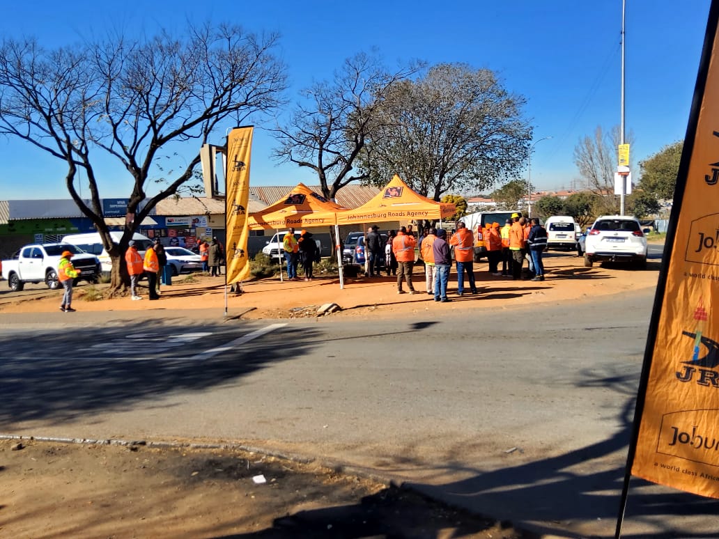 The Johannesburg Roads Agency (JRA) has done commendable work in Region A, contributing to safe and reliable infrastructure.
#JoburgUpdates
#JoburgCares