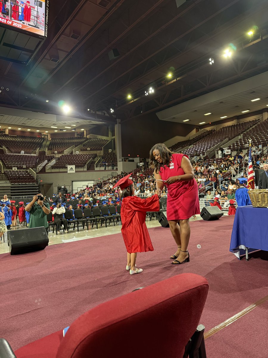 Suzanna Garcia (@gadgetsgarcia) on Twitter photo I don’t know how we got here already?! My sweet girl graduated from Kindergarten yesterday, she’s grown so much at <a href="/ReeceAcademy/">Reece Academy AISD✨</a> and it’s bittersweet to have this chapter ending! Thank you <a href="/ShirlsChowRam/">Librarian ChowRam, M.Ed</a> for these wonderful pictures 🥹 I don’t know how we got here already?! My sweet girl graduated from Kindergarten yesterday, she’s grown so much at <a href="/ReeceAcademy/">Reece Academy AISD✨</a> and it’s bittersweet to have this chapter ending! Thank you <a href="/ShirlsChowRam/">Librarian ChowRam, M.Ed</a> for these wonderful pictures 🥹