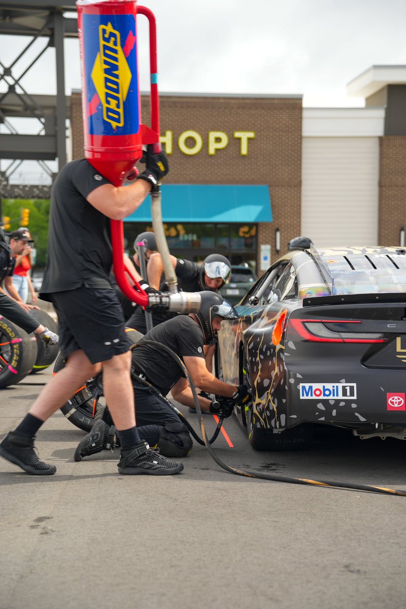 Jimmie Johnson Foundation tweet media