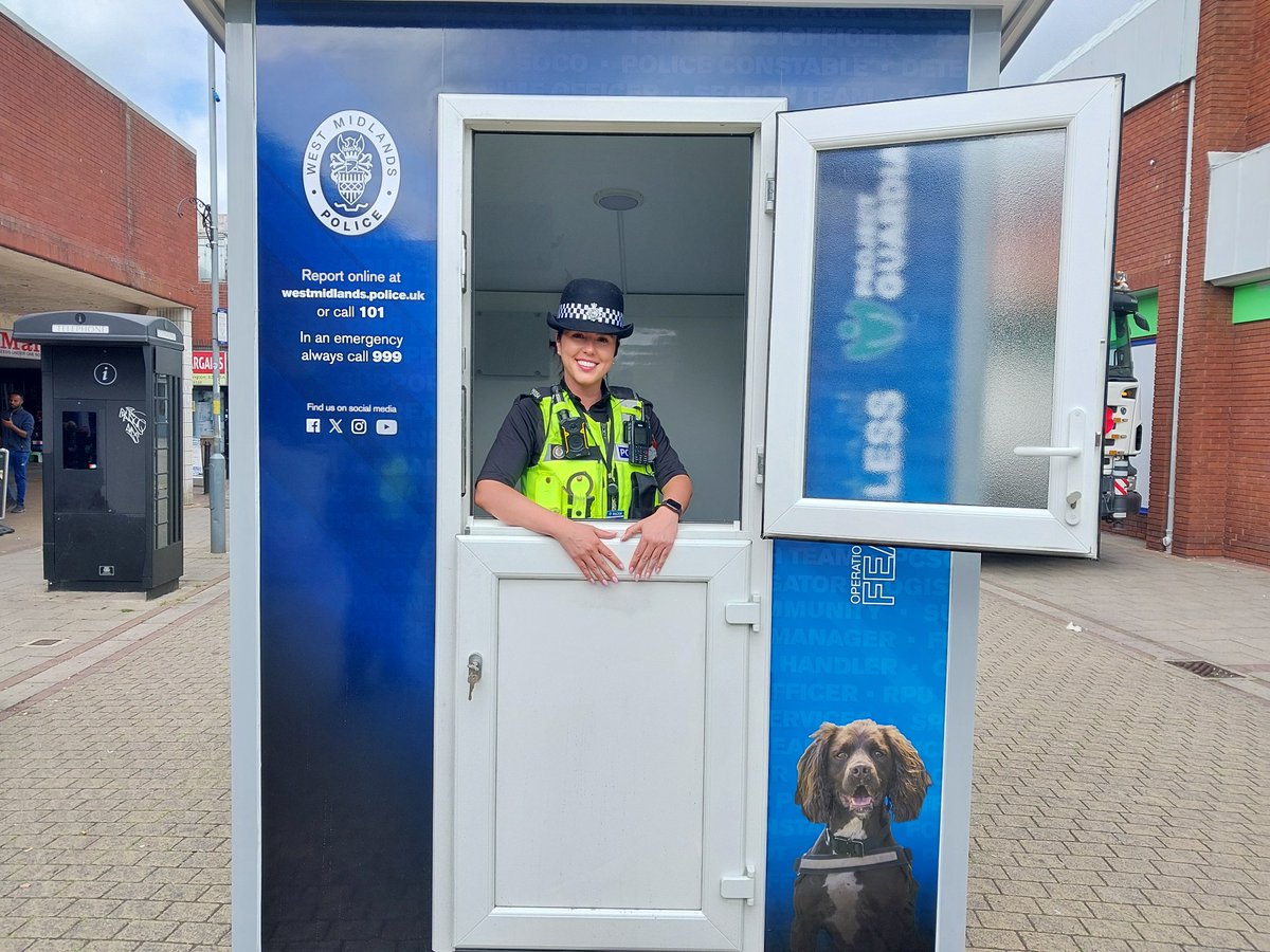 ErdingtonWMP's tweet photo. Today Erdington High Street has welcomed its new community hub.
This will be for the local officers to use along with our partners and #Opfearless
#communitypolicing https://t.co/zzOOIjlRYY