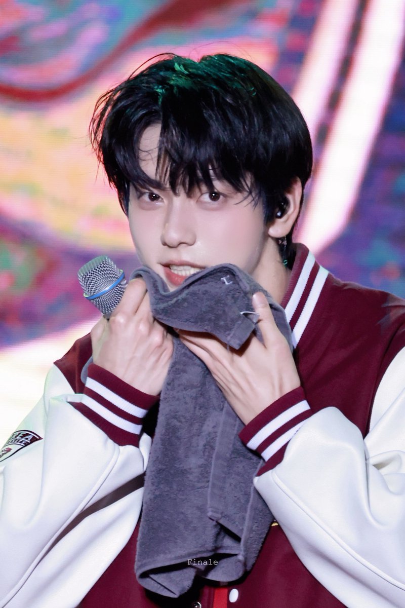 finalesoob's tweet photo. 250521 젖은 강아지🫳🏻

#TXT_수빈 #SOOBIN  #スビン
#투모로우바이투게더 #TXT https://t.co/oDhTzE6Pix