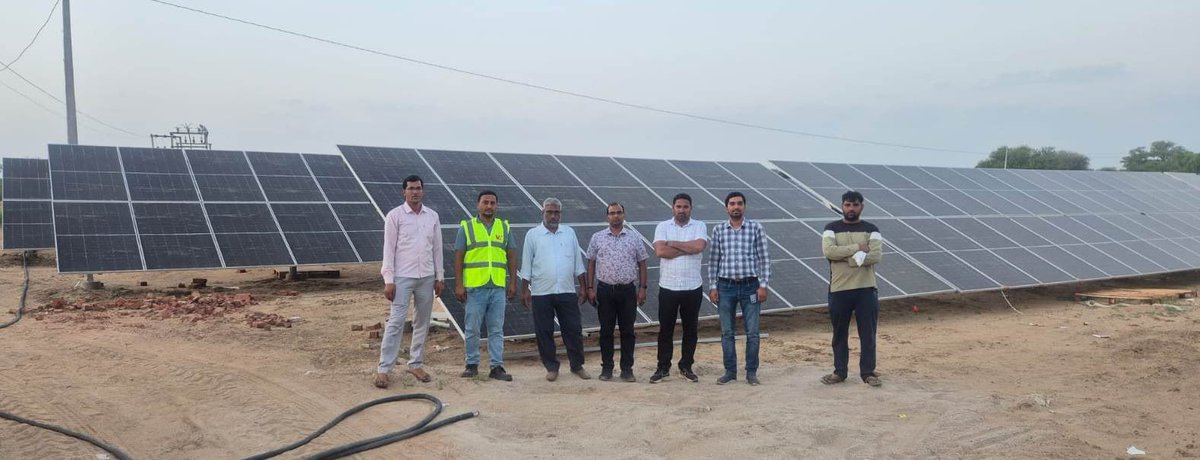 100th #PMKUSUM Component C plant for #JVVNL.

आज पीएम #कुसुम योजना के कम्पोनेंट-सी के अंतर्गत 2.76 MW क्षमता के दो विकेन्द्रित सौर ऊर्जा संयत्र स्थापित किए गए है .
सांभर  के पचकोडिया 33/11 KV सब-स्टेशन क्षेत्र में 1.66 मेगावाट एवं 1.10 मेगावाट क्षमता के दो सोलर पावर प्लांट